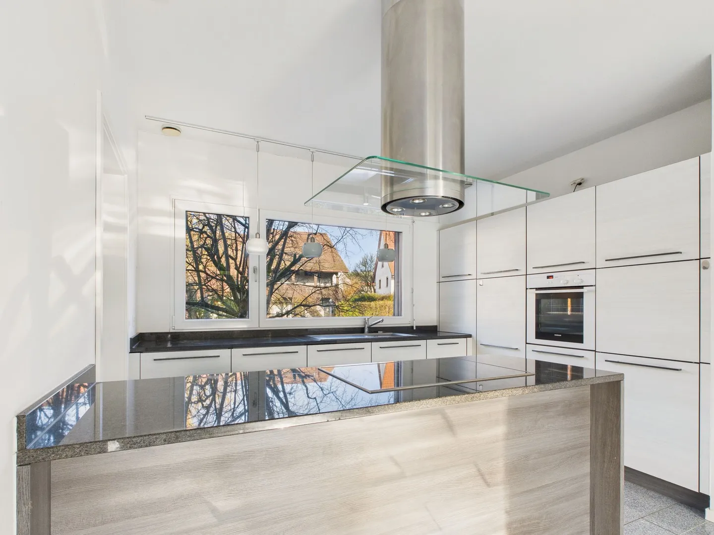 Grosszuegiges 4.5-Zimmer Reihenhaus mit Weitblick ins Grüne in Magden - Foto 5 von 13