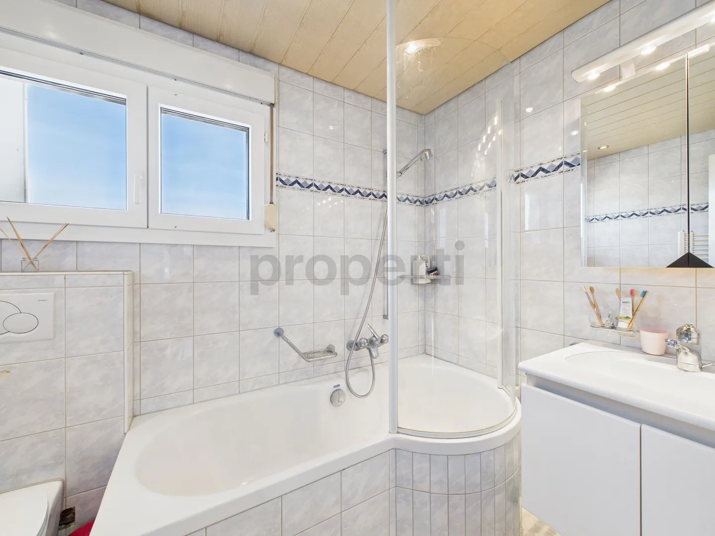 Casa a schiera moderna di 4,5 stanze con giardino a Büsserach - Foto 9 di 12