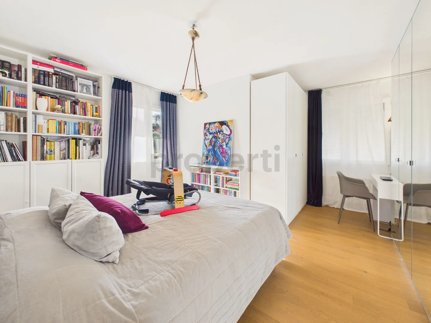 Elegant 4.5-room penthouse sunny with elevator in a quiet area - Photo 8 of 12