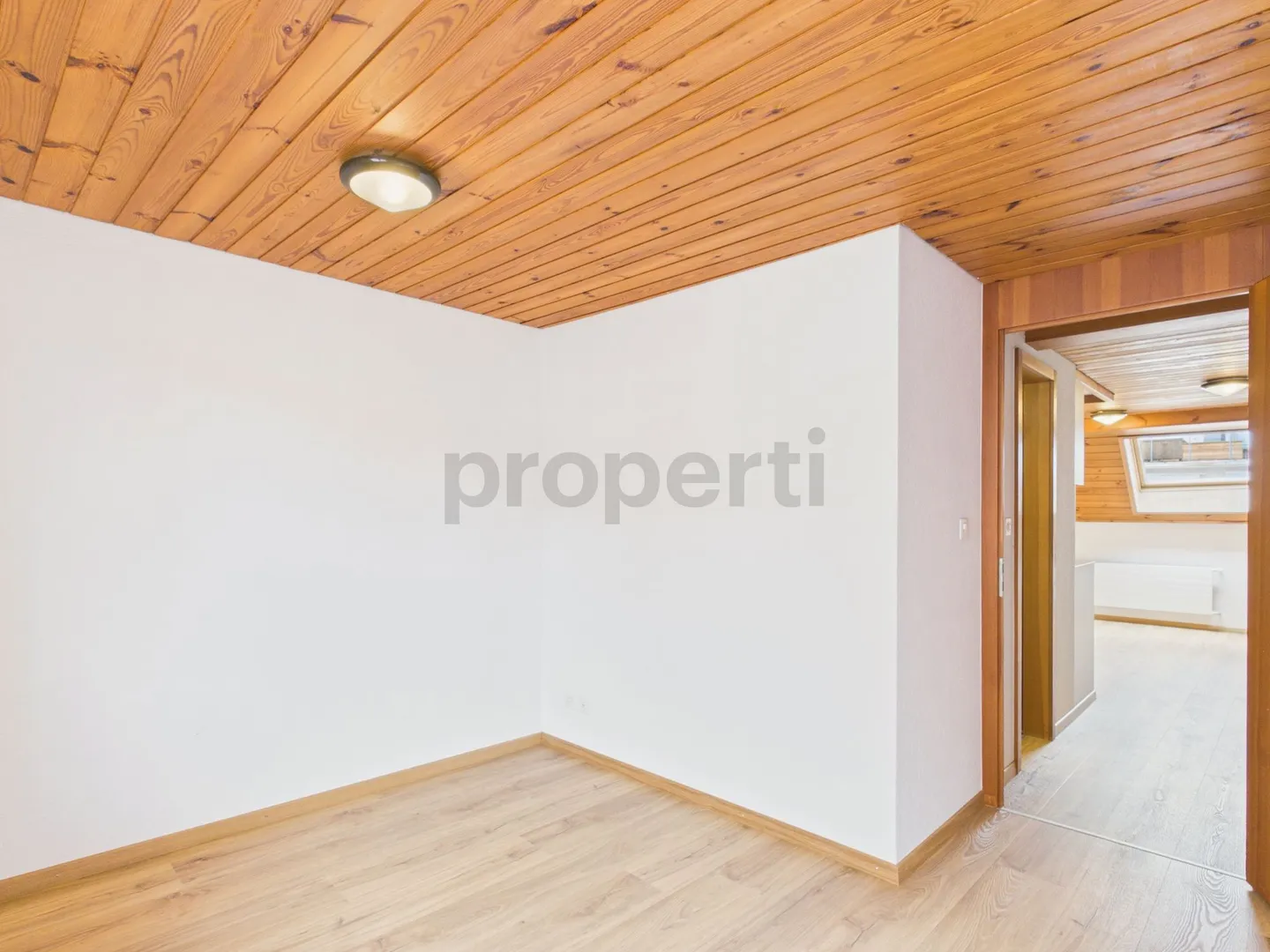 Renovated 2.5-Room Apartment - Photo 6 of 10