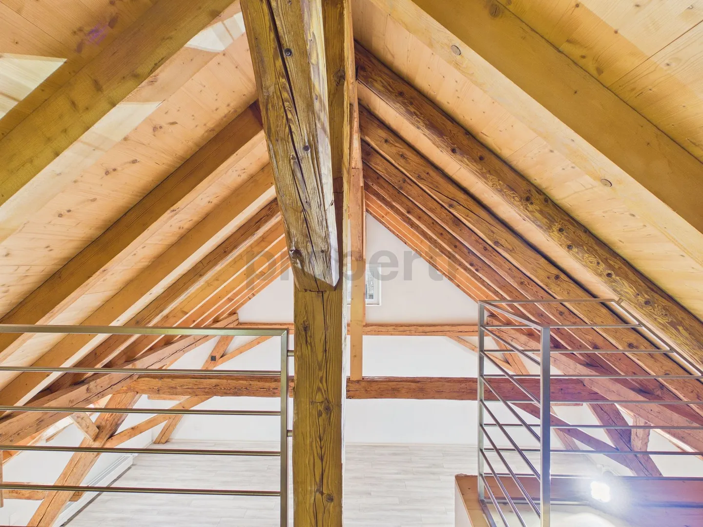 Charmante Attikawohnung mit Galerie - Foto 8 von 12