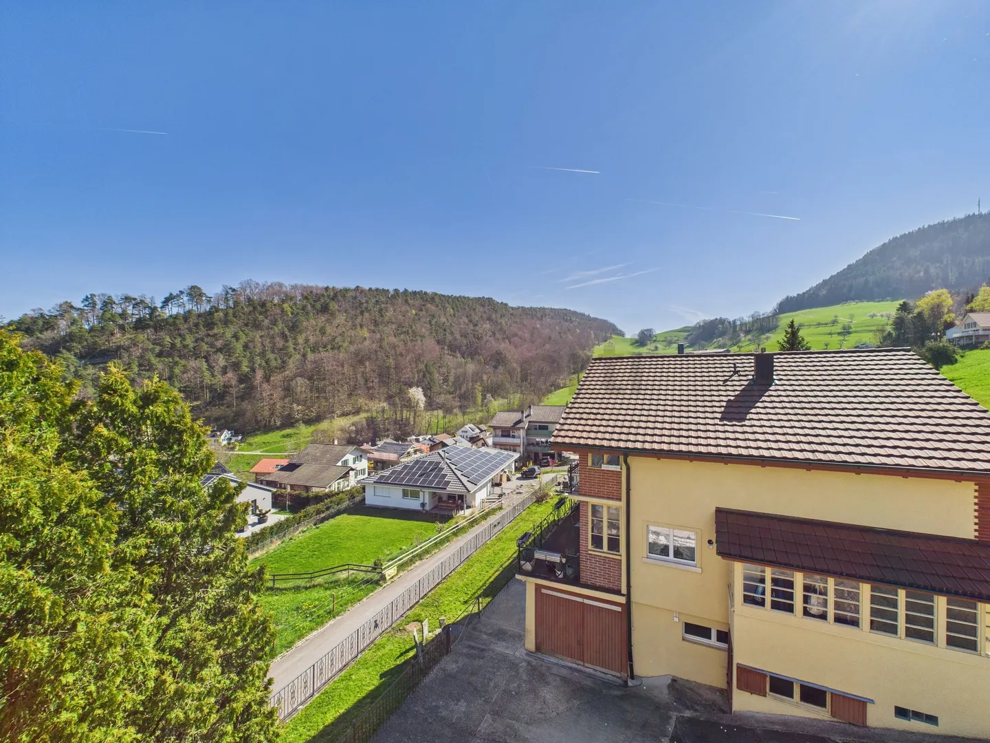 Bellissimo, affascinante e grande appartamento mansardato di 3,5 stanze a Grindel con stufa a camino - Foto 9 di 11