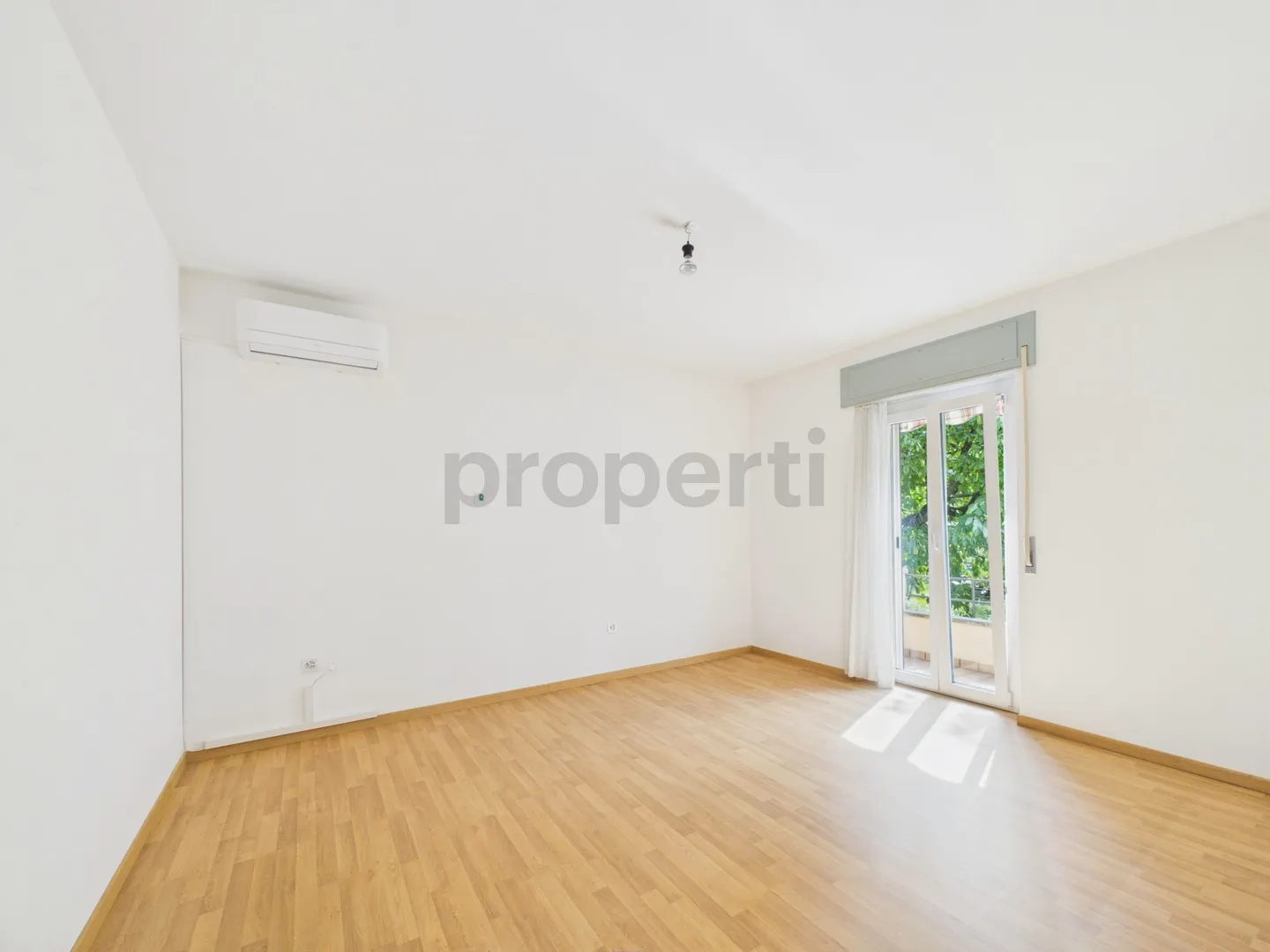 Casa unifamigliare rinnovata nel 2018 e 2023 con ampio giardino - Foto 2 von 12