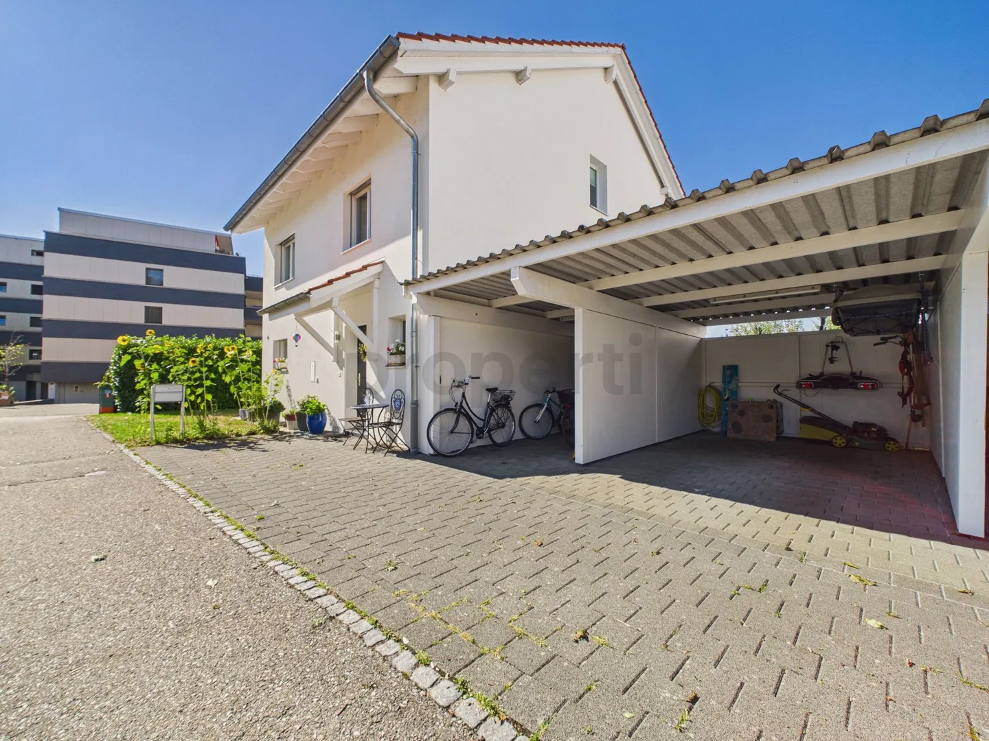 Casa unifamiliare indipendente del 2012: Riscaldamento a pavimento modulare, 5 camere da letto e giardino soleggiato - Foto 1 di 13