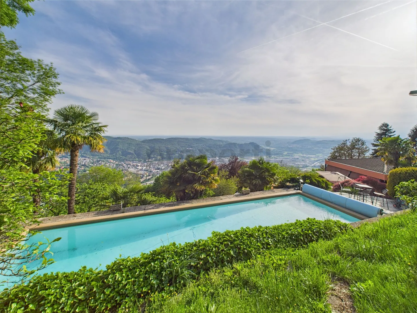 Beautiful Villa in Sagno with Breathtaking Views of Como, Brescia, and Milan - Photo 10 of 13