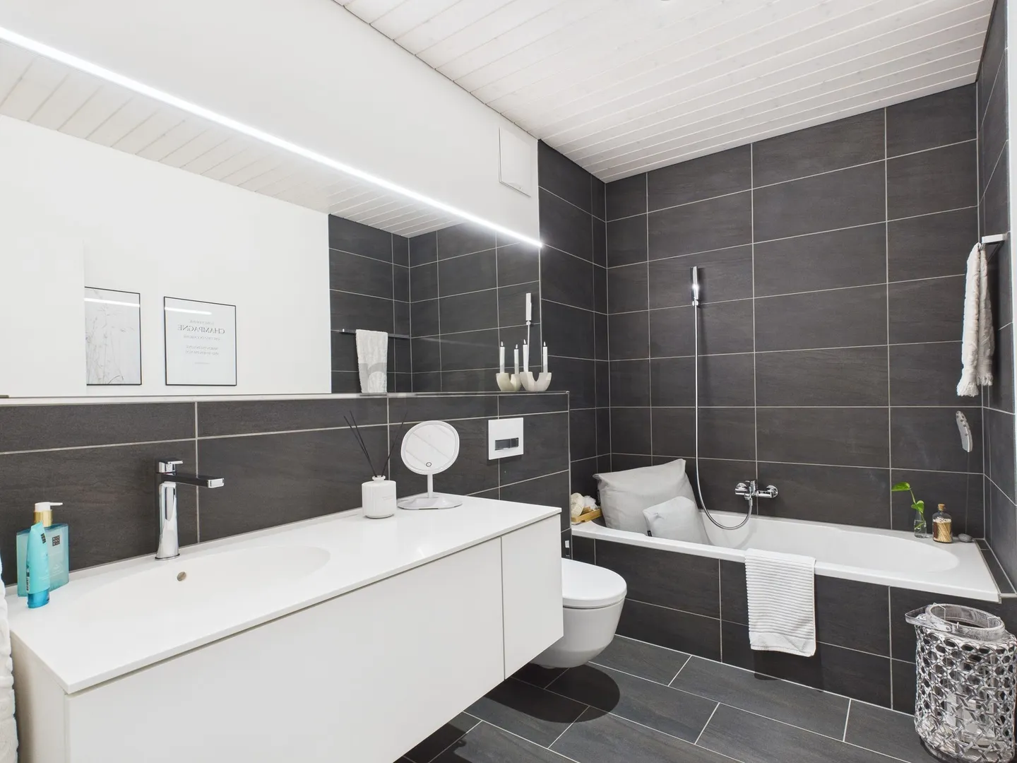 Modern 5.5-room penthouse apartment in Erlinsbach with beautiful terrace where you can enjoy the evening sun - Photo 8 of 11