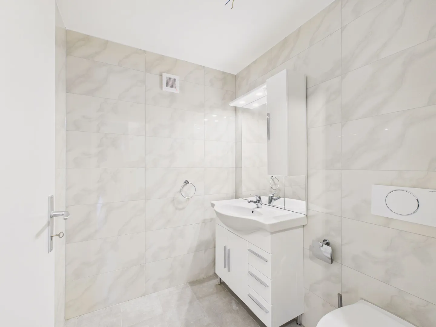 Appartamento luminoso di 4,5 stanze con giardino d'inverno - Foto 12 di 13