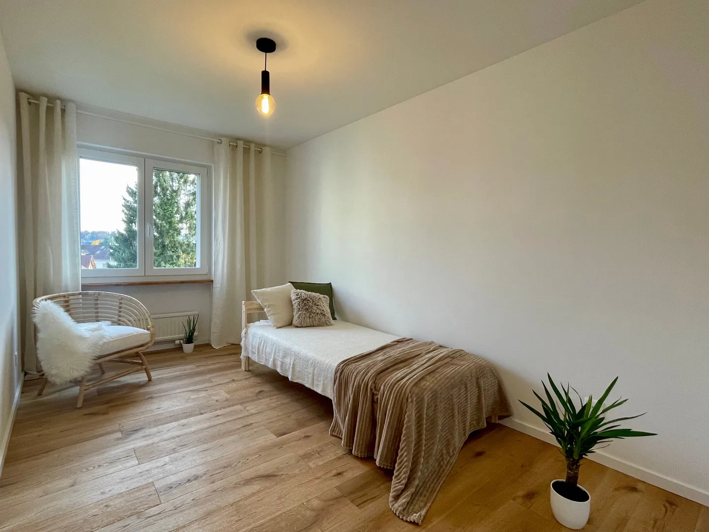 Appartamento moderno, completamente ristrutturato di 3,5 locali con bella vista sulle Alpi - Foto 7 di 11