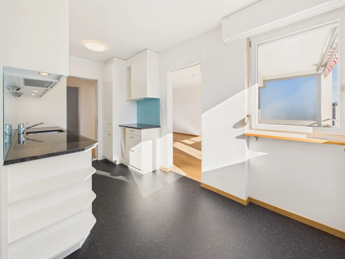 Spacious and bright 3.5-room apartment for rent in Zollikofen BE - Photo 5 of 13