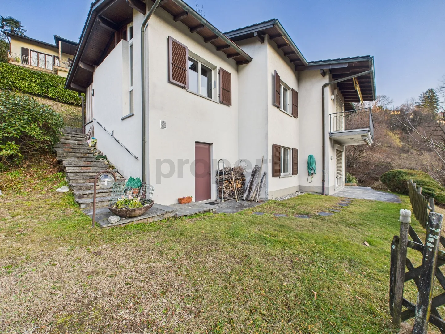 Charming semi-detached villa with large garden in Purasca - Photo 1 of 13
