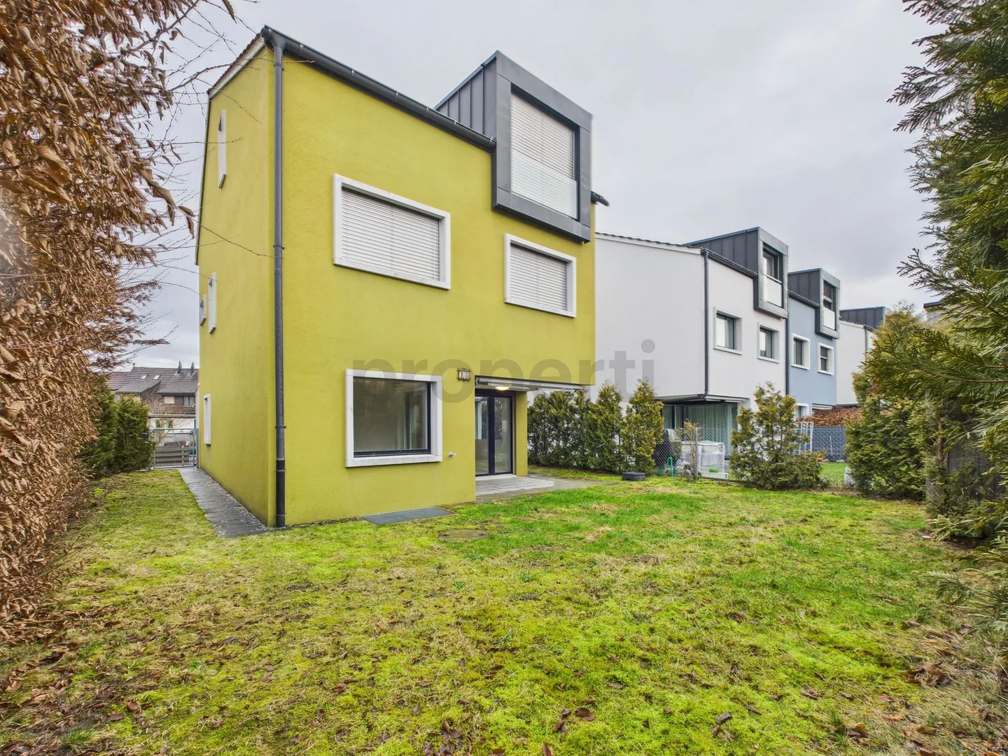 Modernes Familienhaus in Hüttikon - Foto 1 von 12