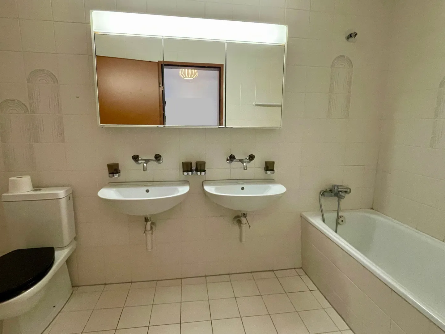 Maison de ville lumineuse de 4,5 pièces avec jardin à Tegerfelden - Photo 8 sur 12