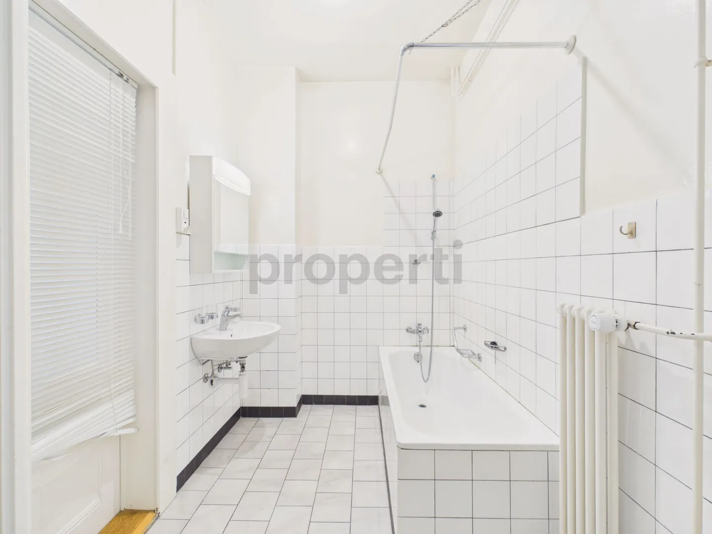 Modern 4.5 rooms - elegantly furnished apartment, La Chaux-de-Fonds - Photo 8 of 11