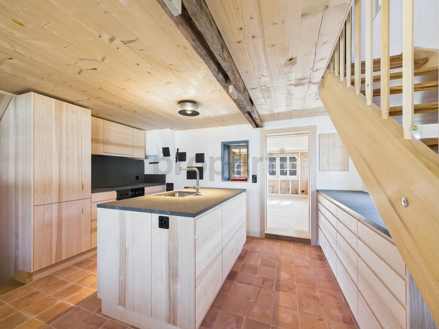 Charming completely renovated 4-room old apartment in the quiet village center of Fägswil near Rüti - Photo 4 of 12