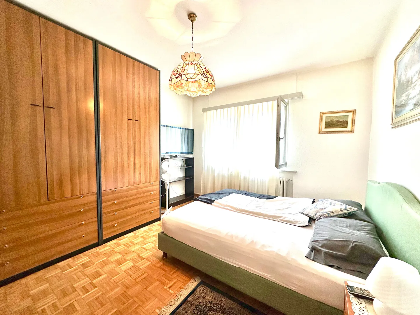 Geräumiges 5,5-Zimmer-Haus mit bebaubarem Garten (R2) und 4 Garagen in Bedano TI - Foto 8 von 11