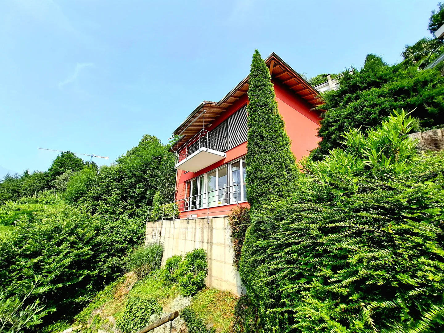 Exklusives Einfamilienhaus mit 4,5 Zimmern in Bellinzona, TI mit atemberaubendem Blick - Foto 1 von 12