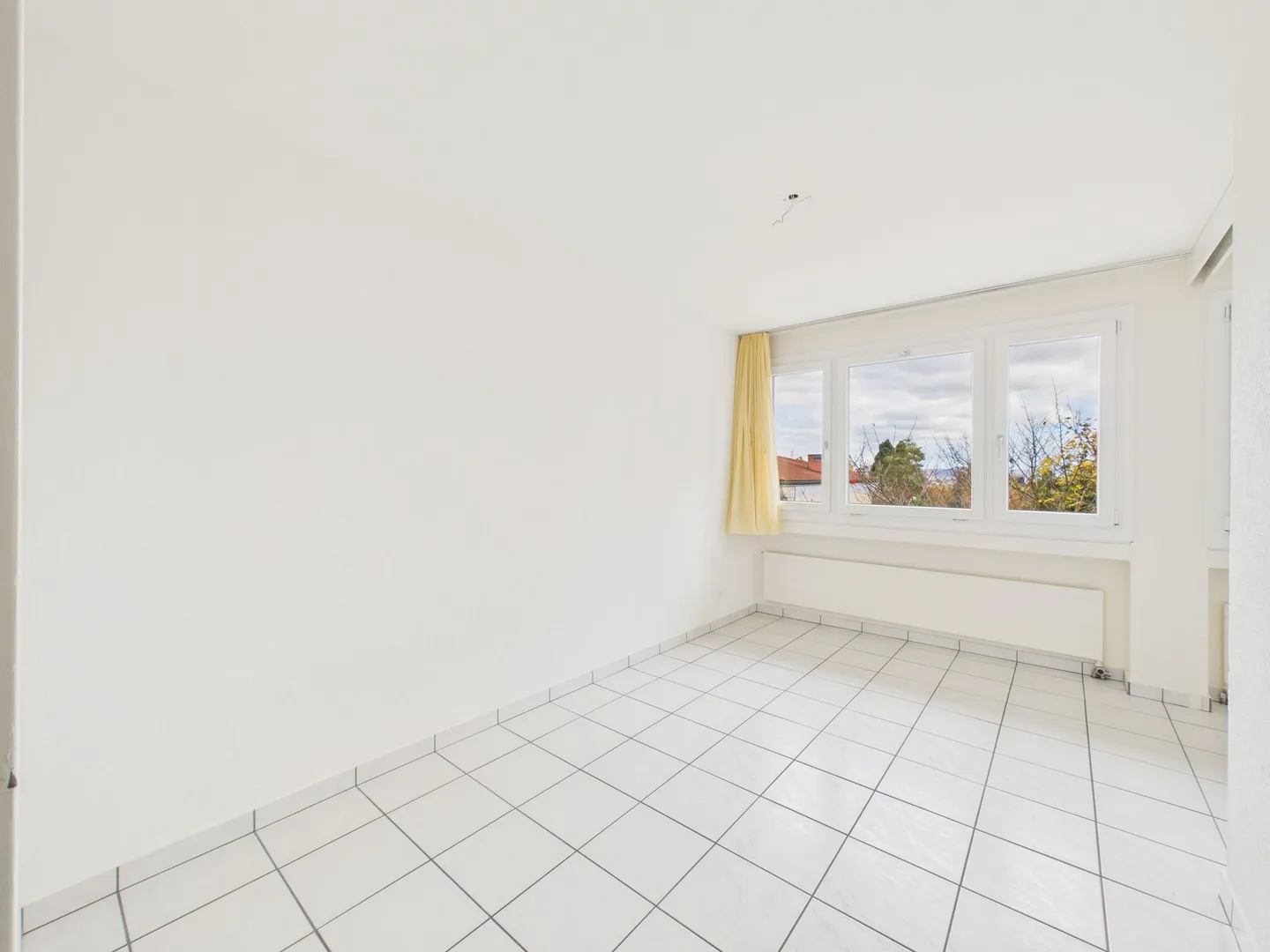 Modern 4.5-room apartment with balcony and roof terrace in Ipsach - Photo 6 of 12