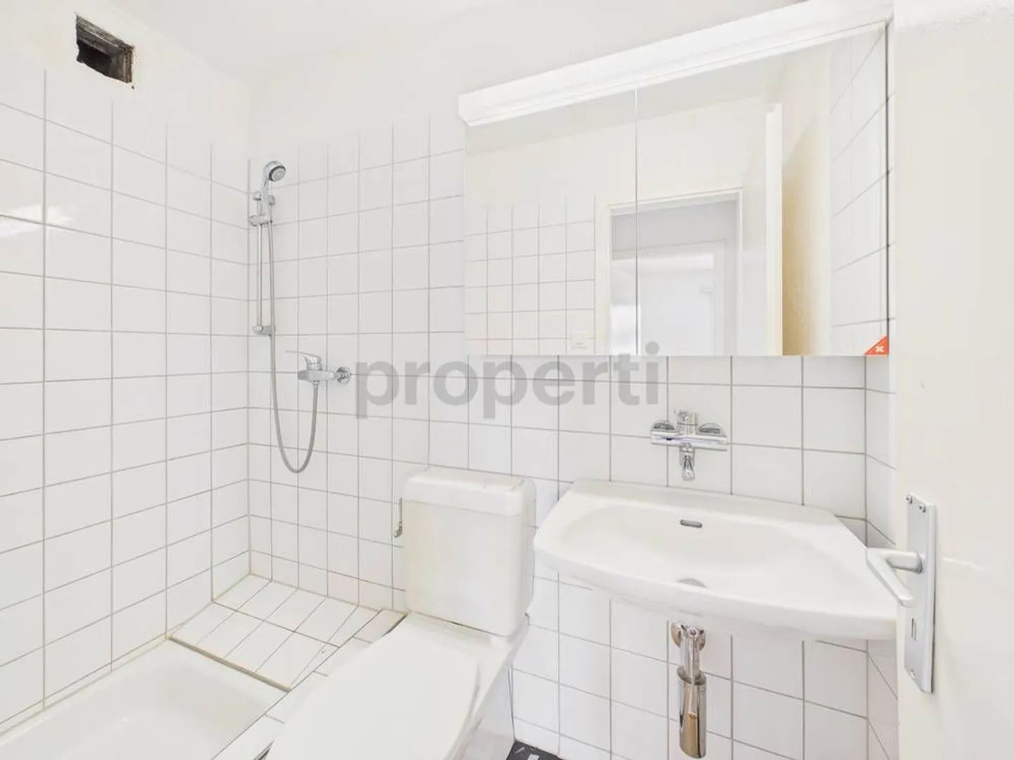 Neu renovierte 4-Zimmer-Wohnung mit Balkon, Embrach - Foto 6 di 7