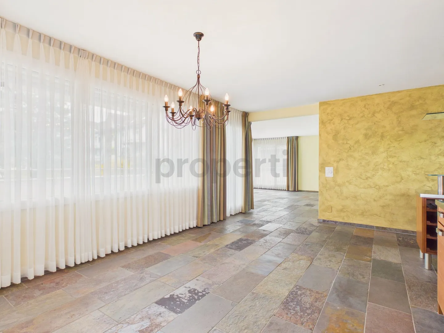 Spacious 6.5-room penthouse apartment with practical storage room, Othmarsingen - Photo 1 of 13