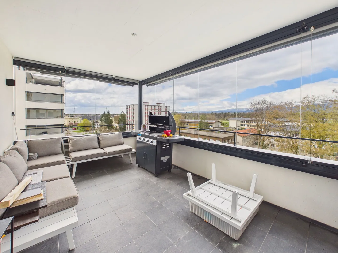 Like-new 4.5-room apartment - Bellissa development in Lyss - Photo 9 of 13