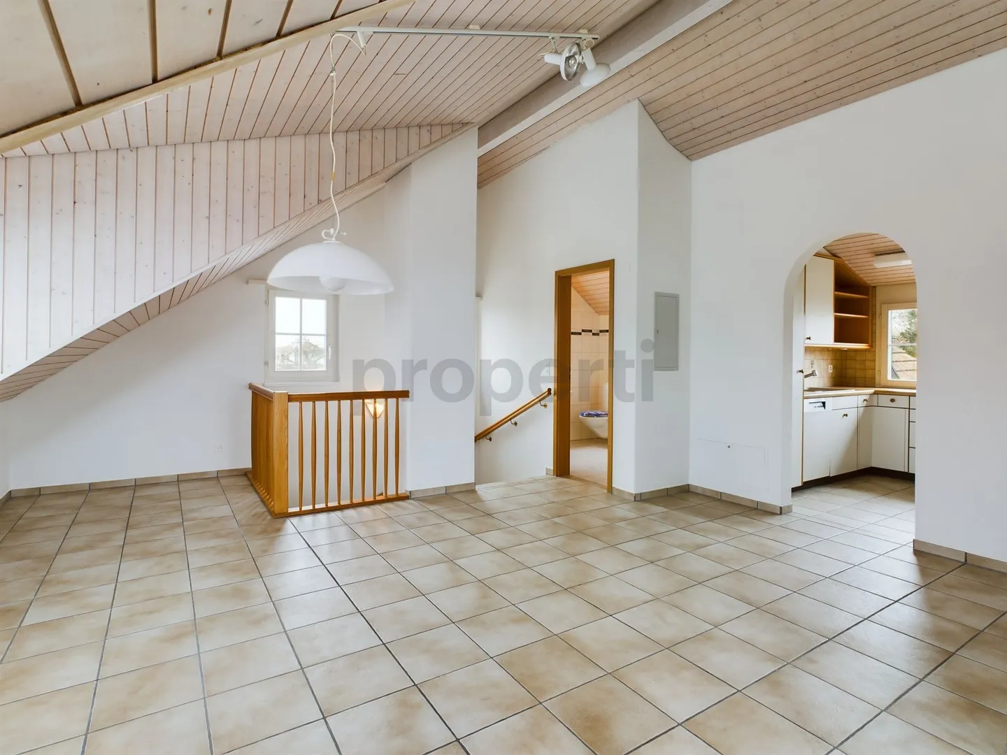 Bright 2.5 Room Attic Apartment in Niederlenz AG - Photo 2 of 10