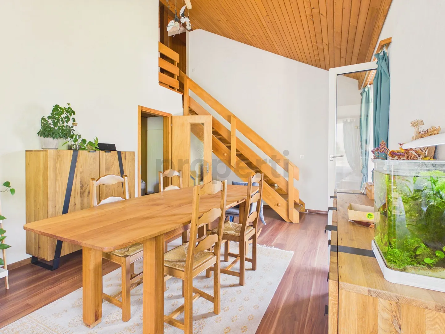 Incantevole appartamento duplex di 4.5 locali in una posizione tranquilla a Effretikon - Foto 1 di 11
