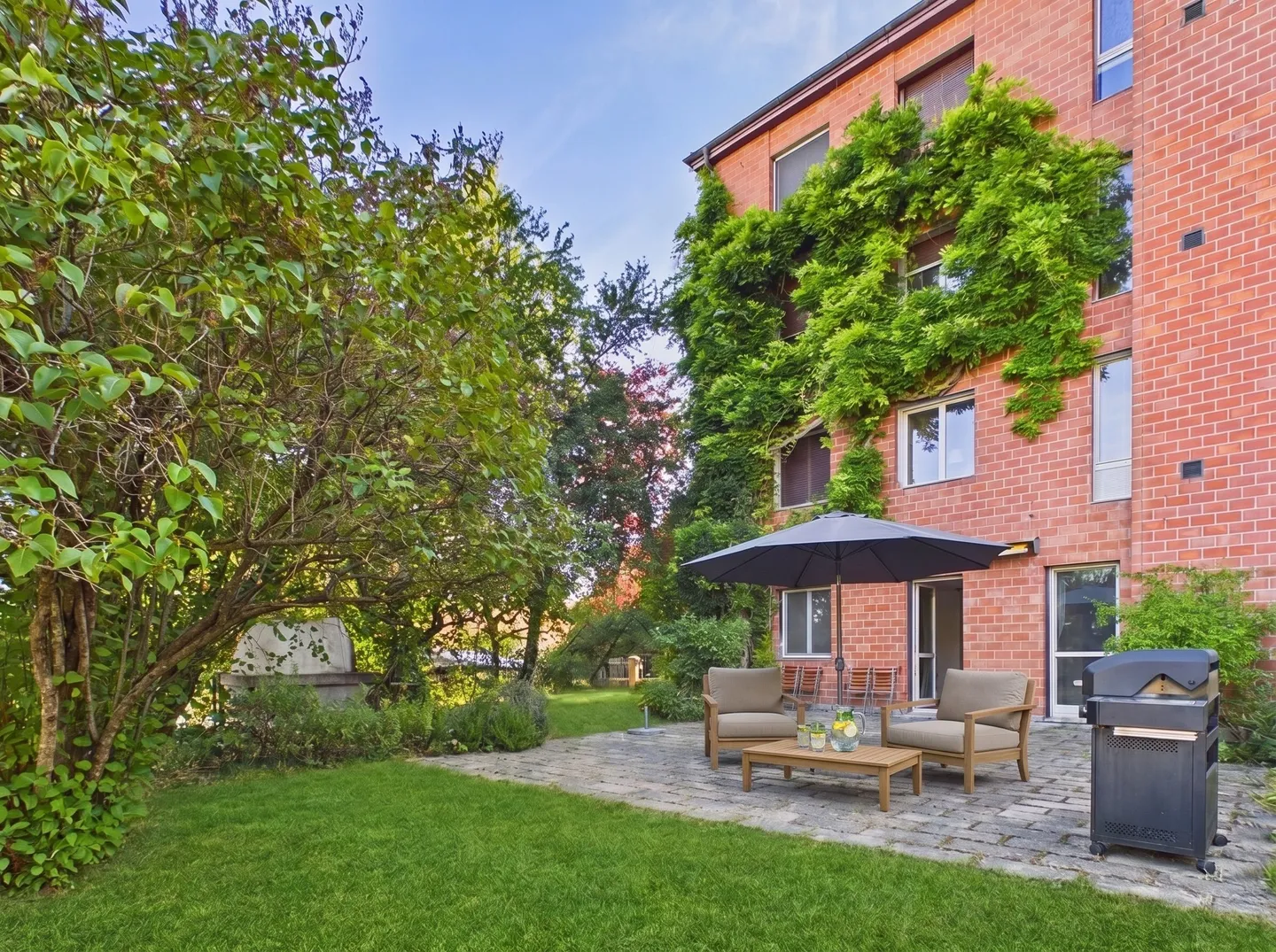 Charmante und naturnahe 4.5-Zi.-Wohnung mit einzigartiger Gemeinschaftsanlage, Pool und Sauna in Arisdorf - Photo 10 of 11