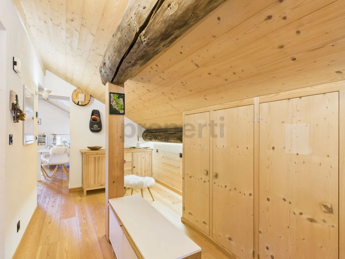 Tradition Meets Comfort: 2.5 Room Second Home in Nufenen - Nature Connected Yet Modern - Photo 7 of 11