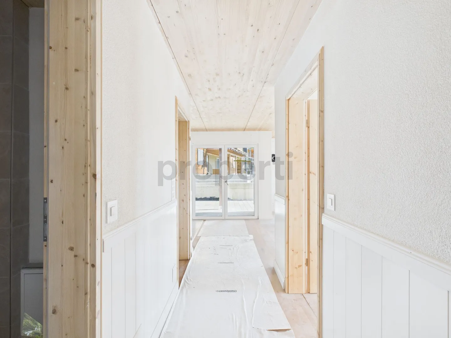 Brand New 3.5 Room Ground Floor Apartment with Historical Charm - Family-Friendly & Age-Appropriate in Grossdietwil LU - Photo 8 of 9