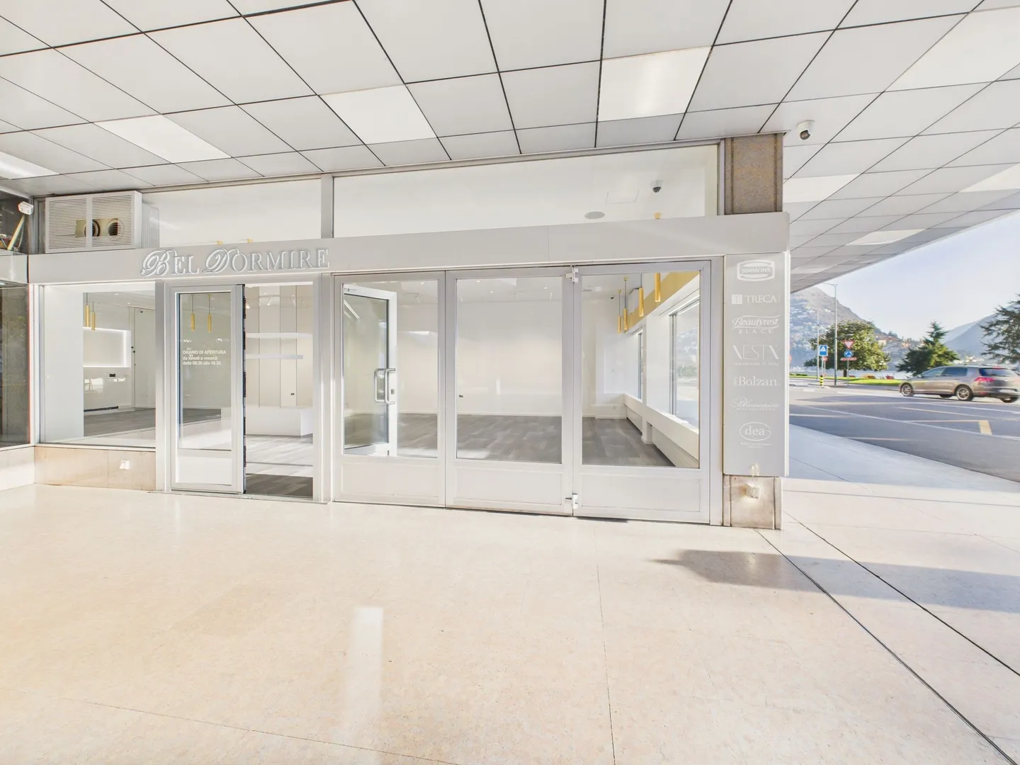 Eccellente locale commerciale nel cuore di Lugano, Canton Ticino - Photo 9 of 12