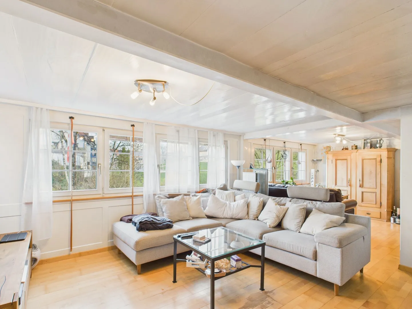 Maison duplex spacieuse de 7,5 pièces avec jardin à Niederteufen - Photo 1 sur 12