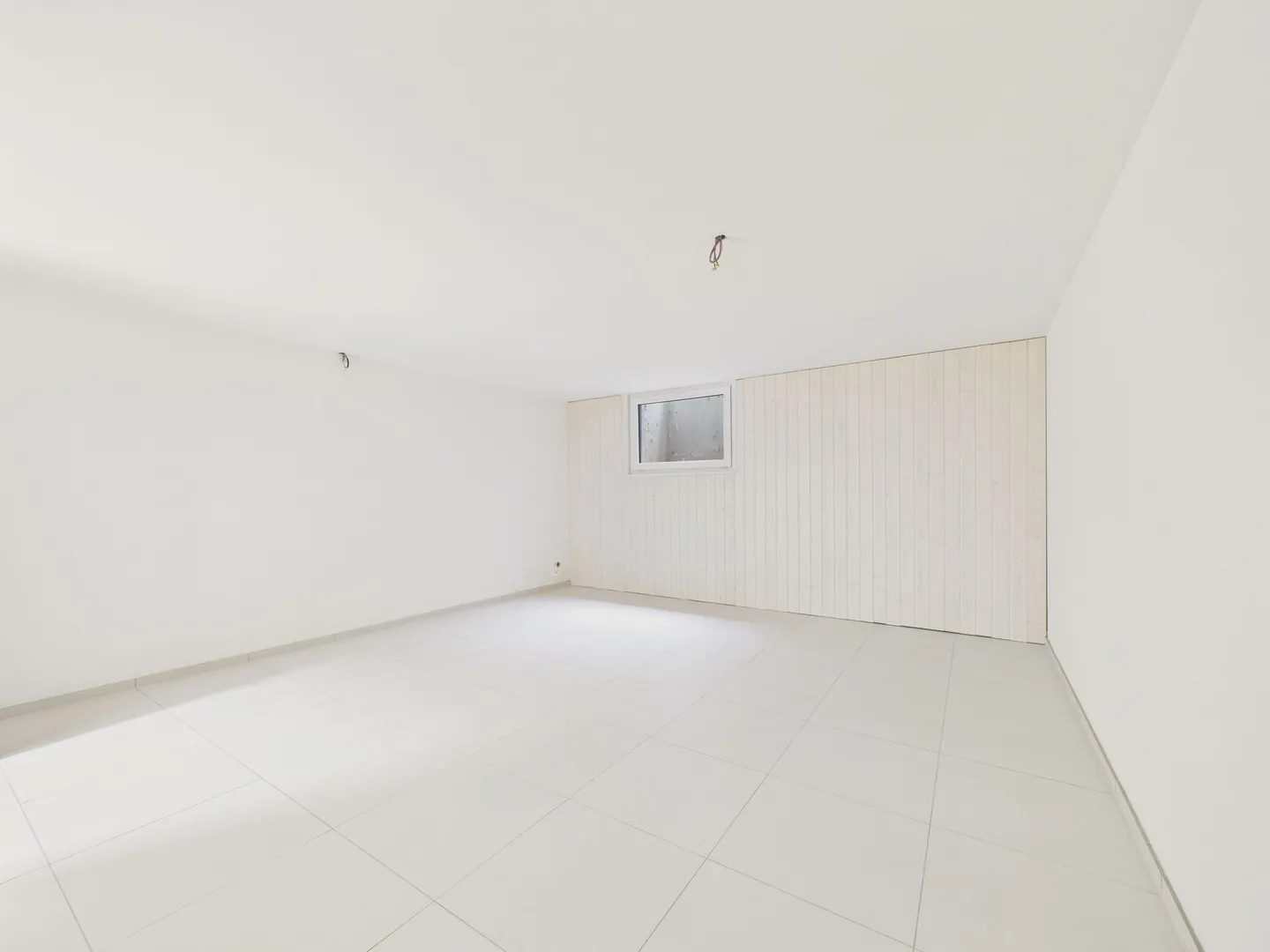 Spazio commerciale moderno con possibilità di utilizzo versatile in una posizione tranquilla - Foto 2 di 8