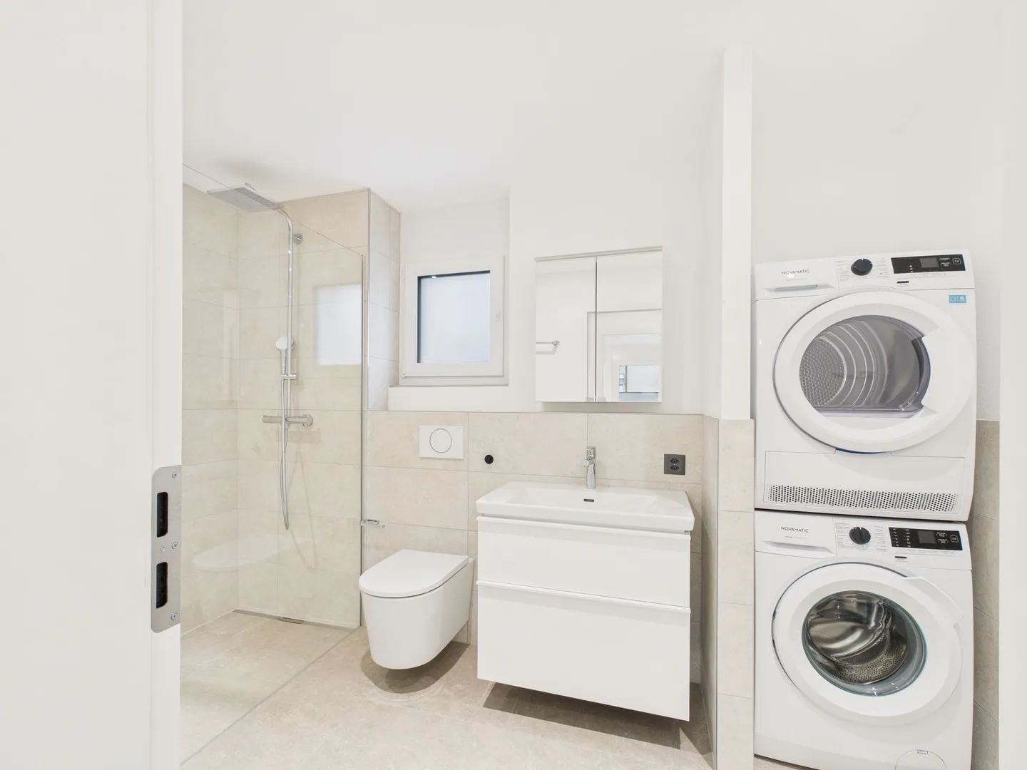 Appartement moderne de 3,5 pièces avec terrasse - Photo 9 sur 12