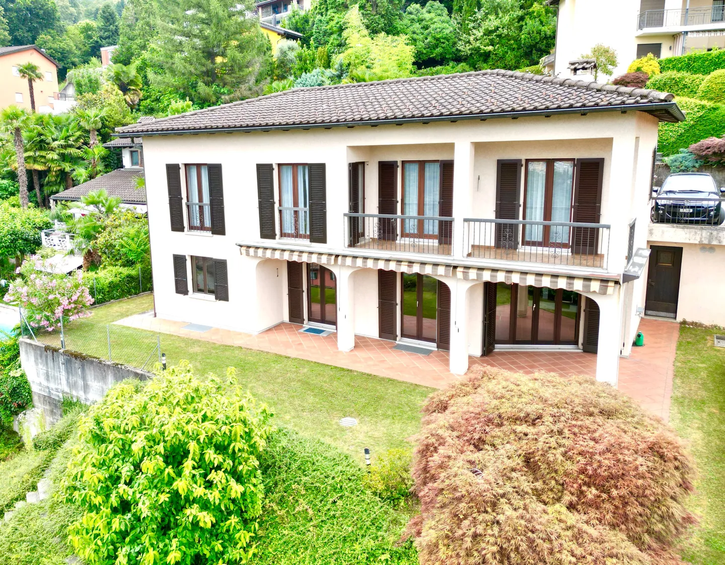 Spacious 6.5-room villa with garden in Davesco-Soragno - Photo 1 of 13