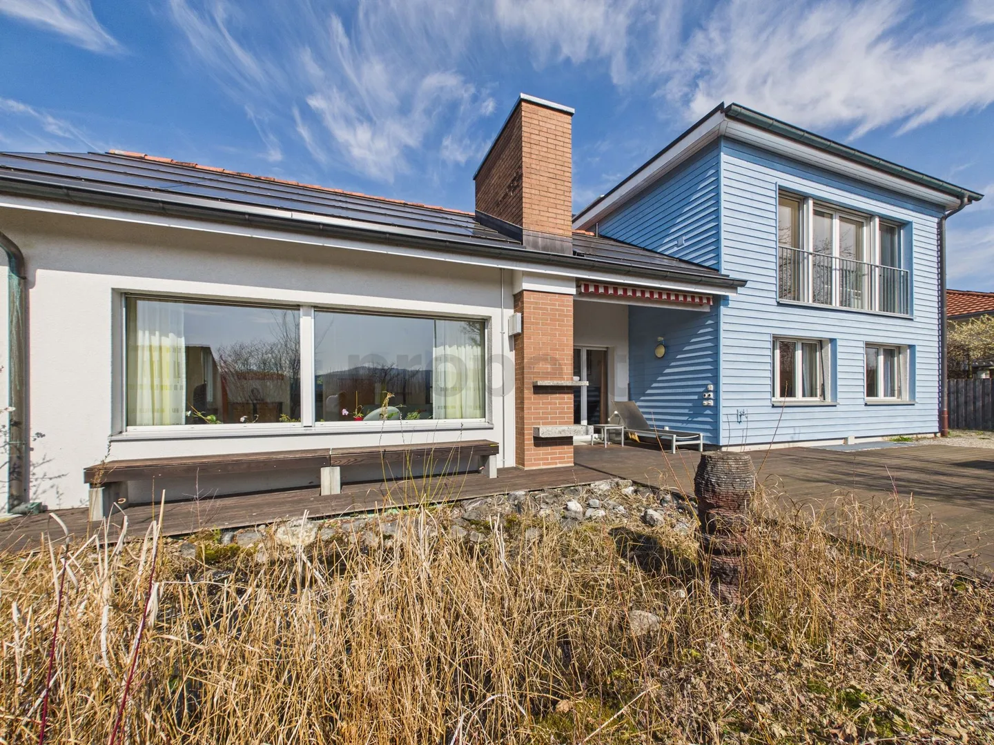 Grosszügiges, familienfreundliches Einfamilienhaus an sonniger, ruhiger Lage mit grossem Garten - Foto 1 di 13