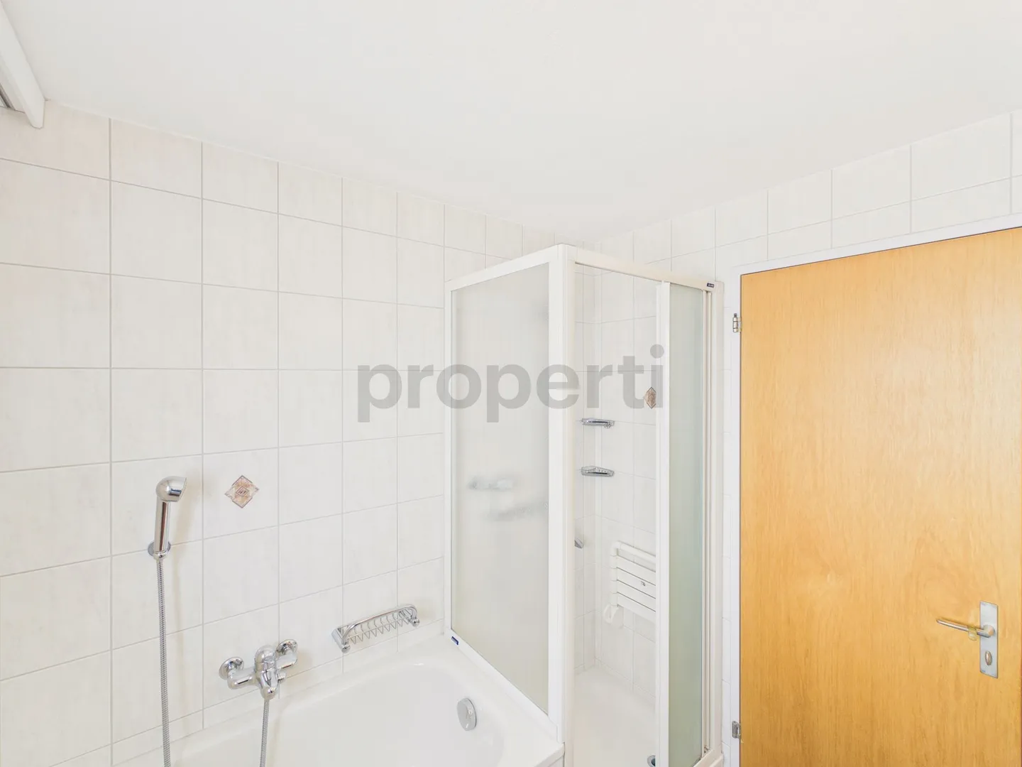 Spacious 5.5-room apartment with balcony, Unterbäch - Photo 9 of 13