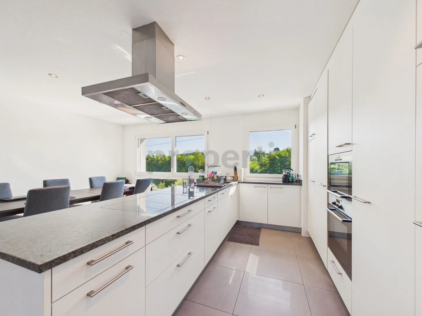 Appartement moderne et spacieux de 3,5 pièces à Adliswil - Photo 2 sur 11