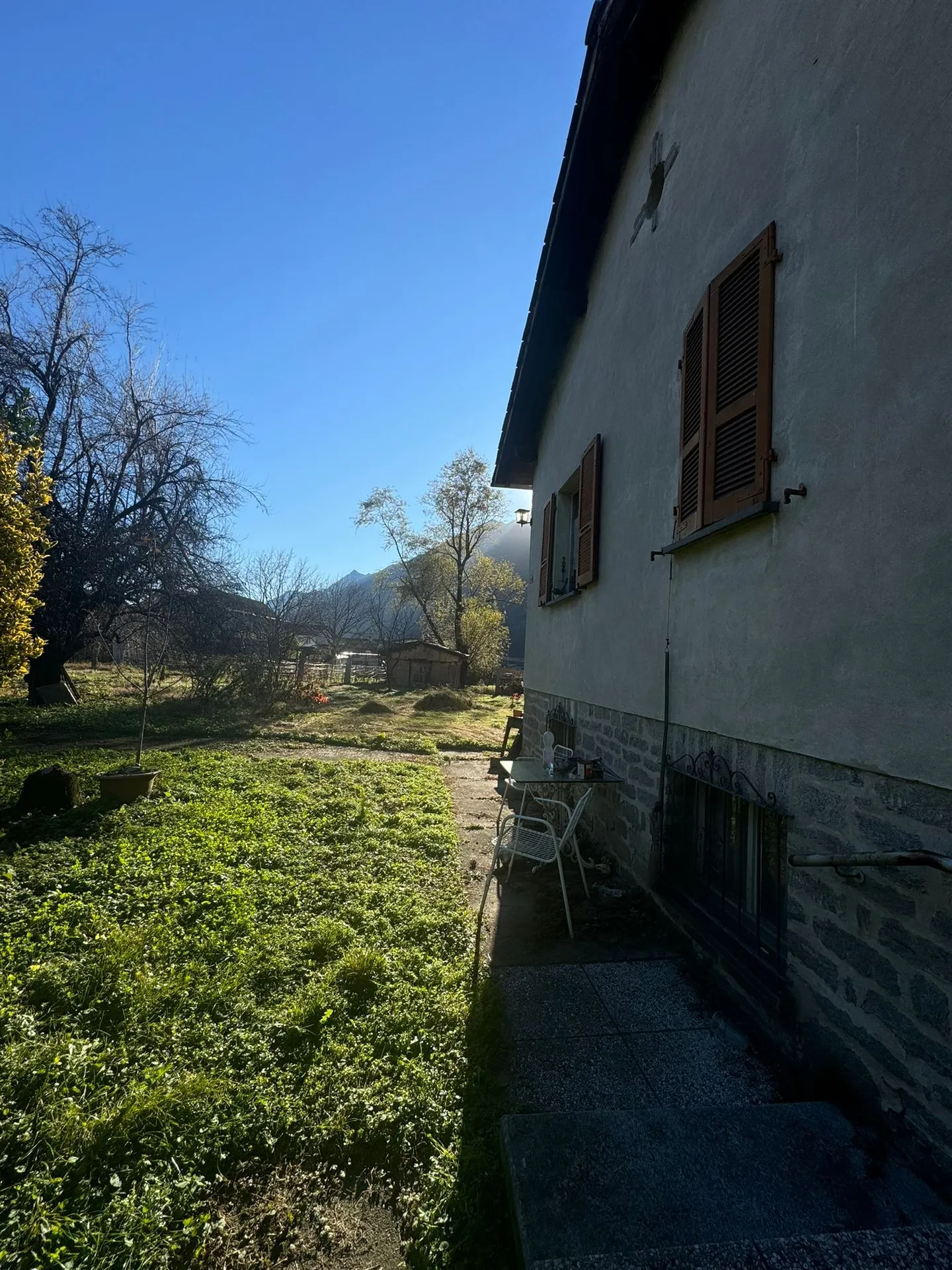 Building land with house - Photo 2 of 5