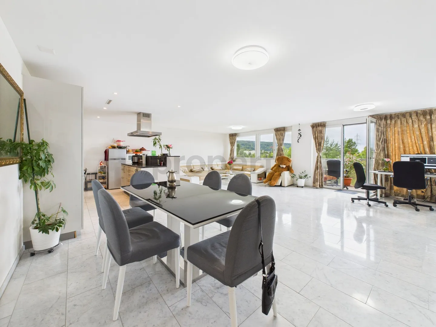 Moderno appartamento di 4,5 stanze in una posizione adatta alle famiglie a Dübendorf - Foto 8 di 9