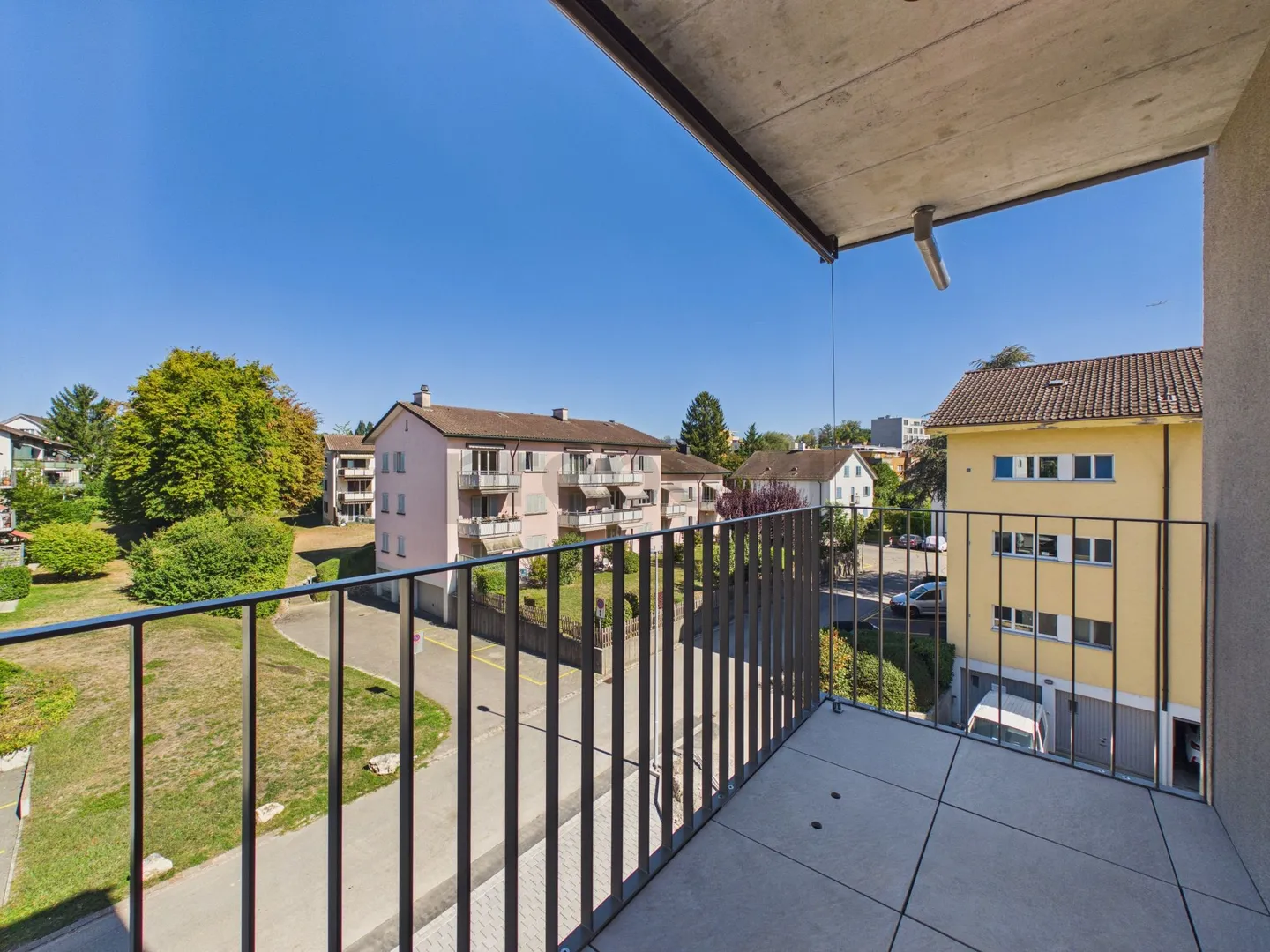Balcon ensoleillé, standard Minergie, ascenseur et connexion parfaite aux transports en commun ! - Photo 6 sur 7