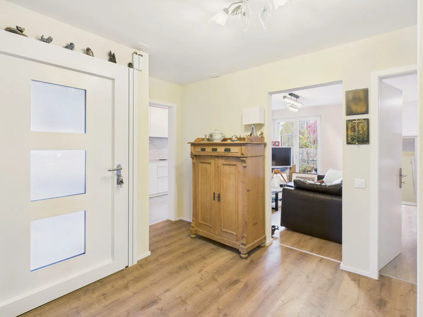 Dreamlike 3.5-room terrace apartment with a view of Lake Zurich in Wädenswil - Photo 6 of 12