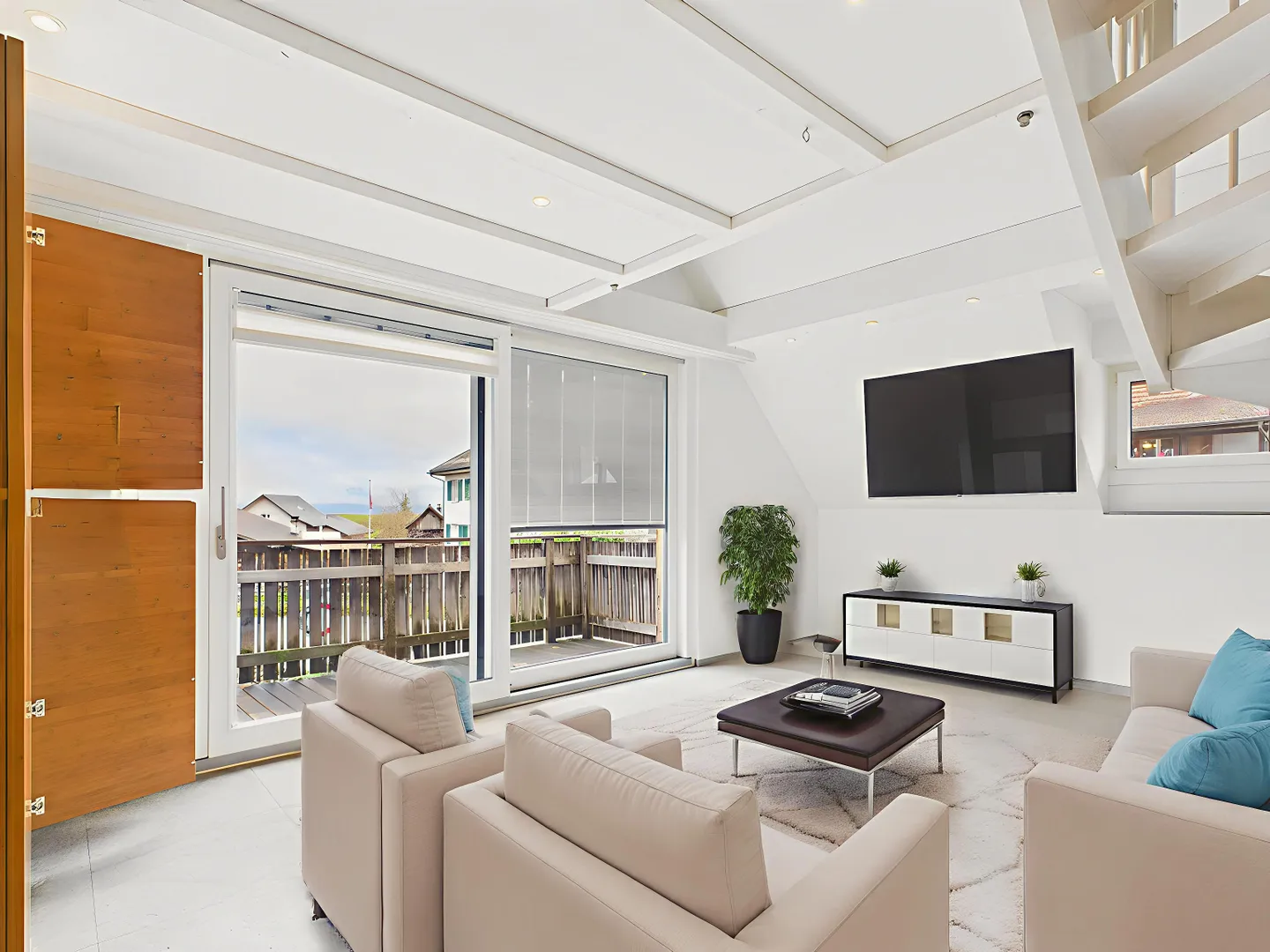 Helle 3-Zimmer Maisonette-Wohnung an ruhiger Lage in Herrliberg - Foto 2 von 13