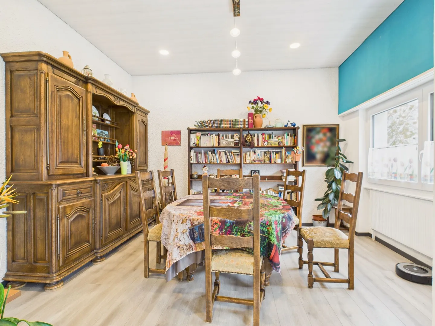 Geräumige 6-Zimmer-Familienwohnung mit Garten in Fontenais - Foto 5 von 12