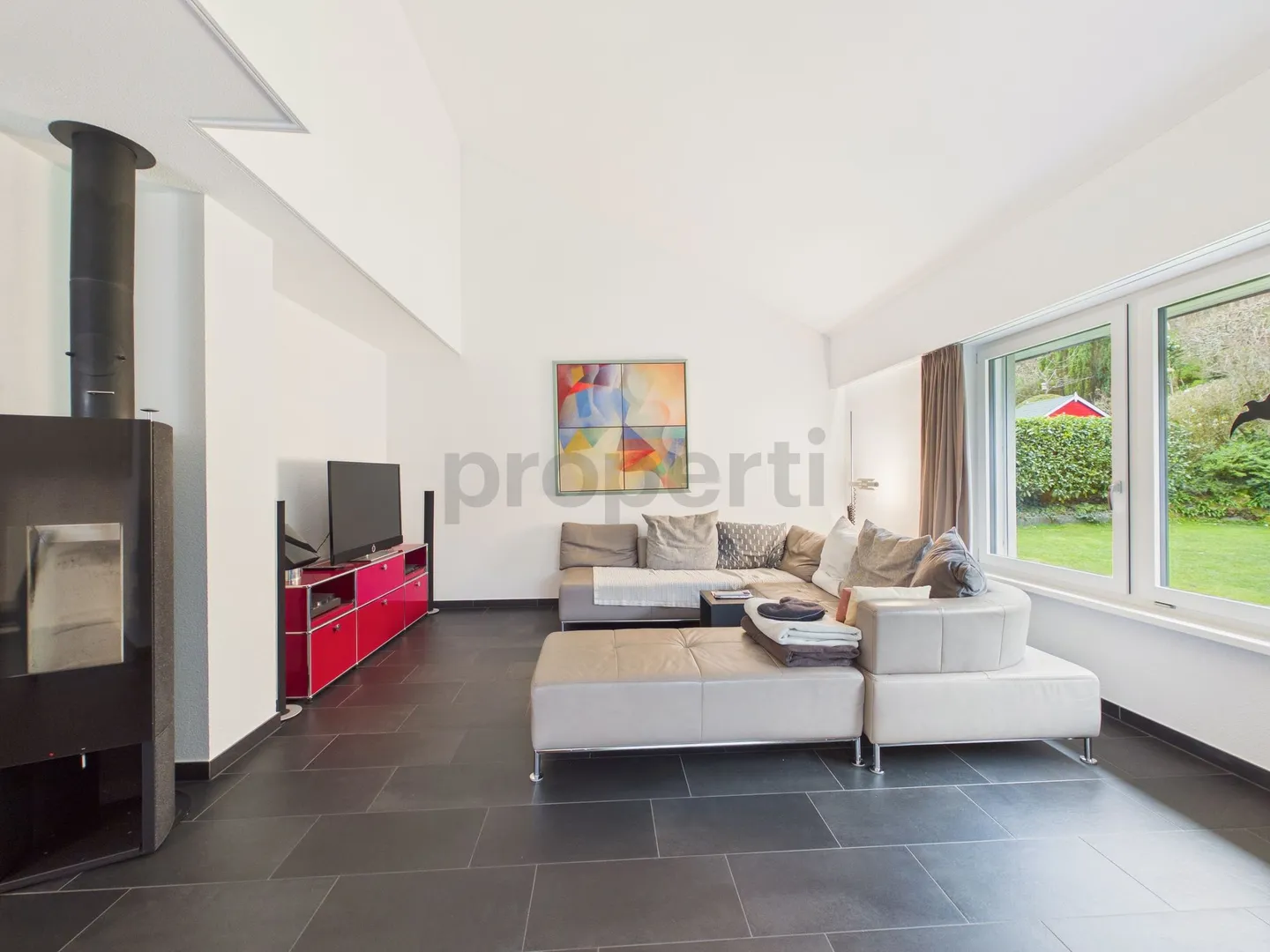 Ruhiges 5.5-Zimmer-Einfamilienhaus mit viel Privatsphäre und direktem Waldzugang in Gebenstorf - Photo 4 of 13