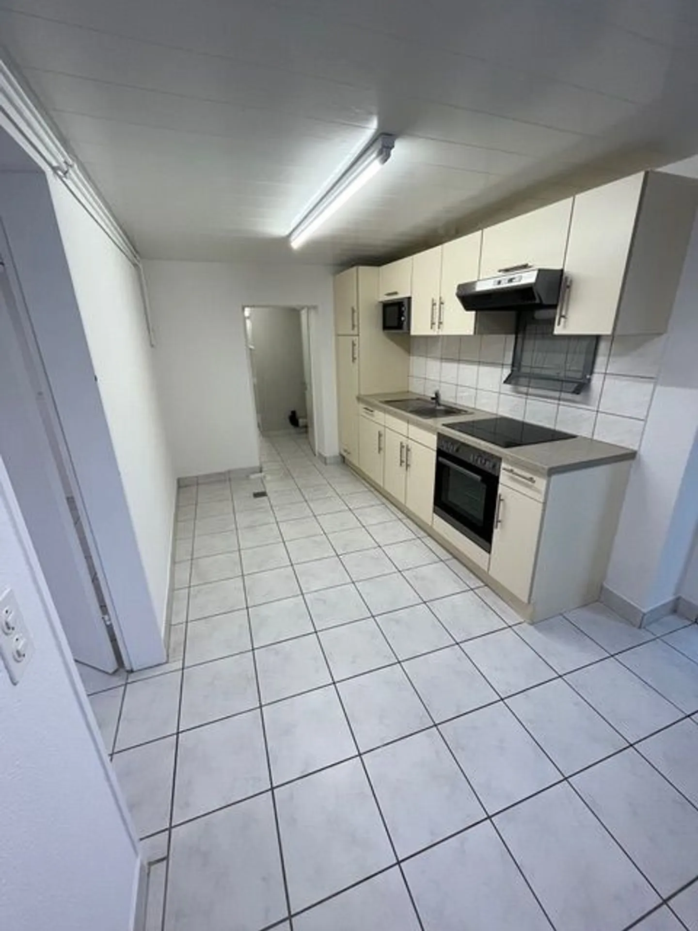 Charming, semi-detached multi-family house with three residential units in Wolfwil - Photo 11 of 12