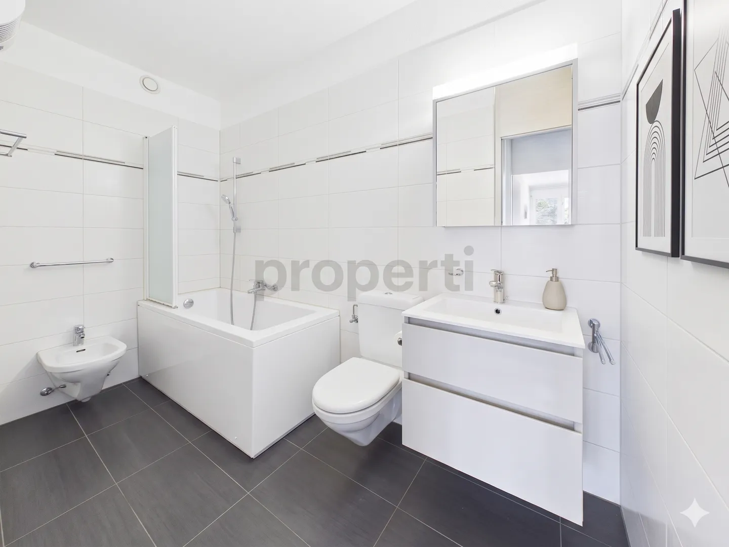 Renovierte 3.5-Zimmer-Wohnung - Zentrale Lage in Biasca - Foto 12 von 13