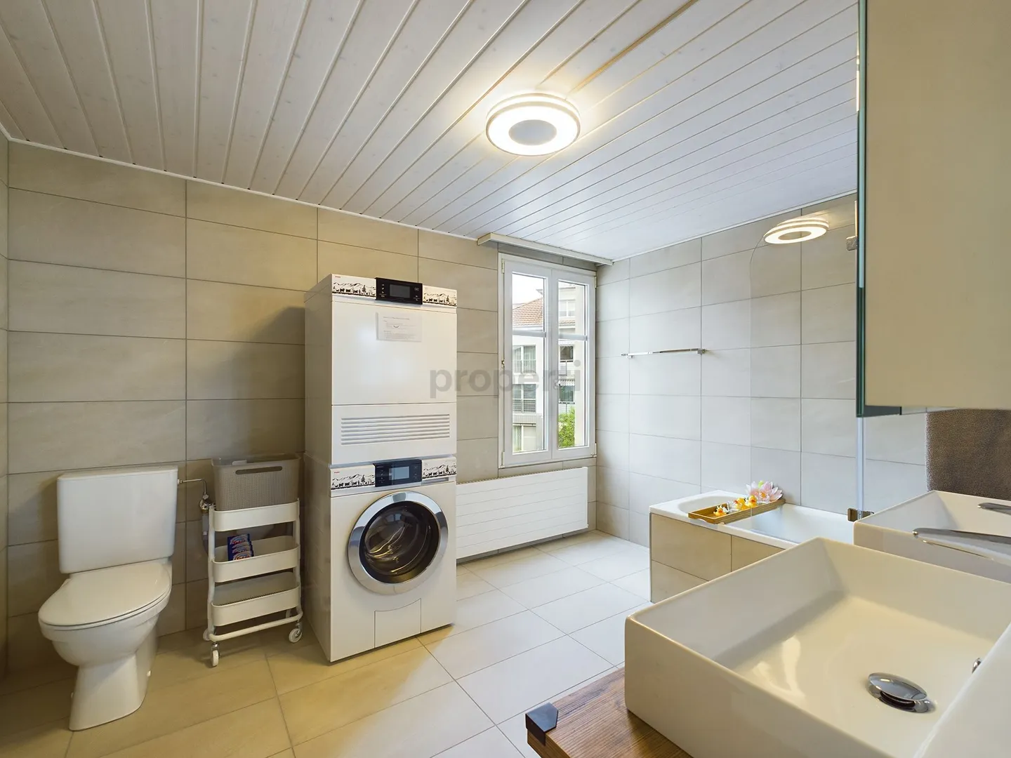 Central and modern - 4.5-room apartment in Degersheim - Photo 10 of 13