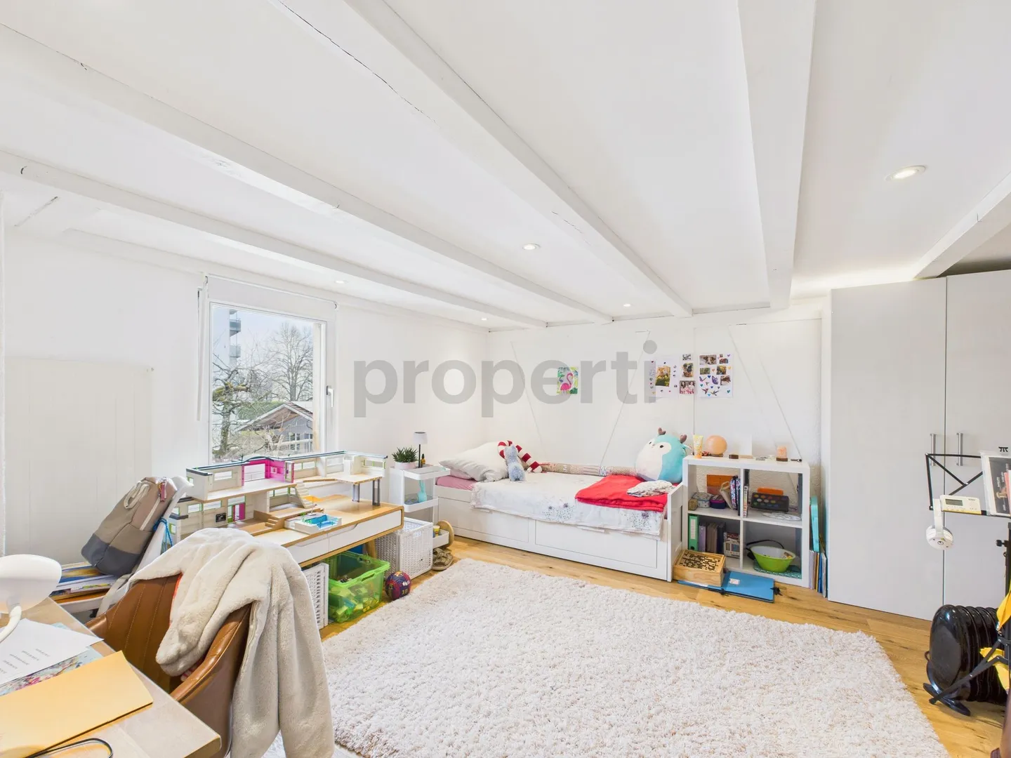 Maison d'angle de 5 pièces récemment rénovée avec jardin à Wetzikon - Photo 9 sur 13