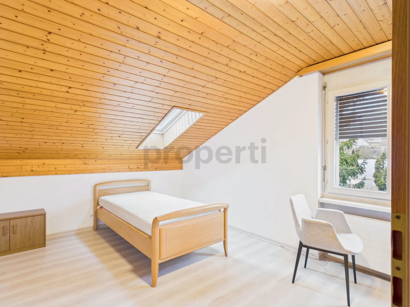 Charming single room with practical furnishings in Obermänningen - Photo 2 of 10