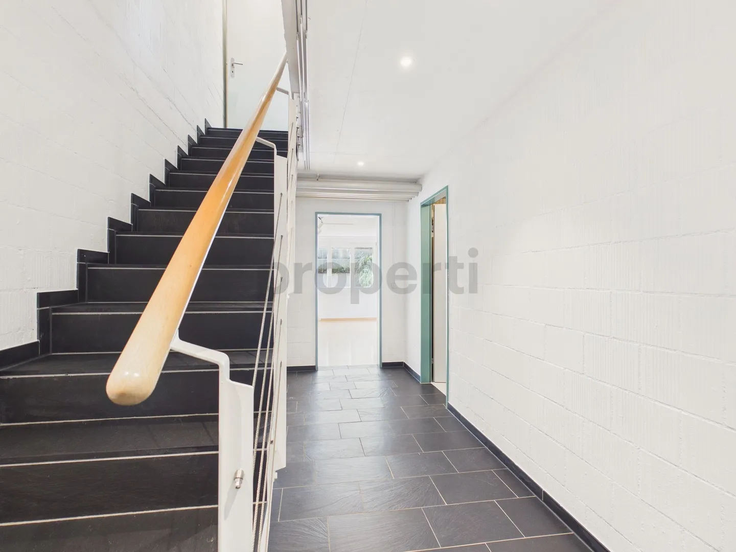 Quiet 3.5-room apartment with cellar, Hettlingen - Photo 8 of 13